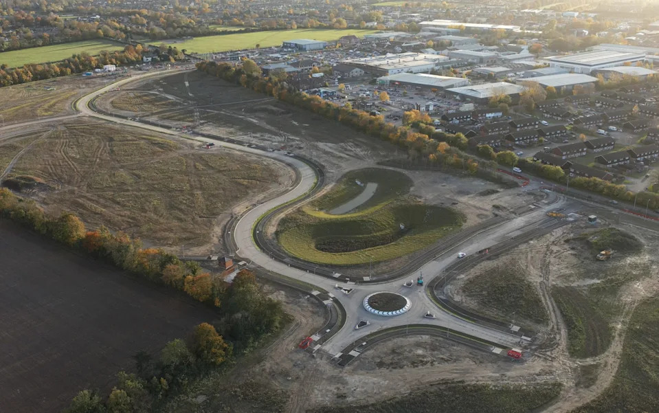 Newmarket’s Racing Heart at Risk as Lord Derby Proposes Three Warehouses