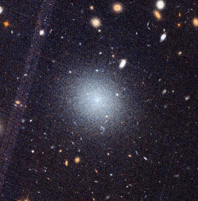 Otkrivena treća galaksija bez tamne materije — NGC 1052‑DF9 baca novo svetlo na kosmičku misteriju