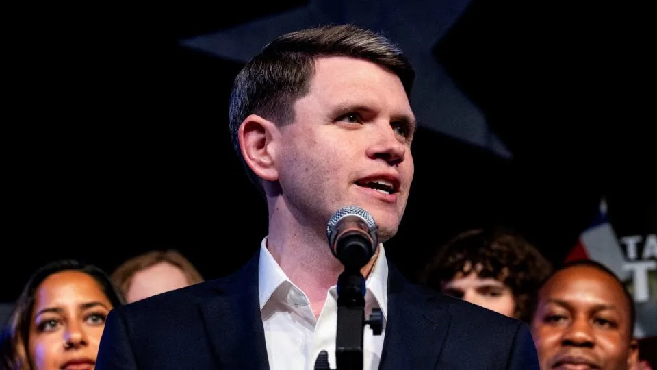 2026 Primaries Are Recasting the Democratic Party — Progressives Surge While Centrists Hold Key Battlegrounds