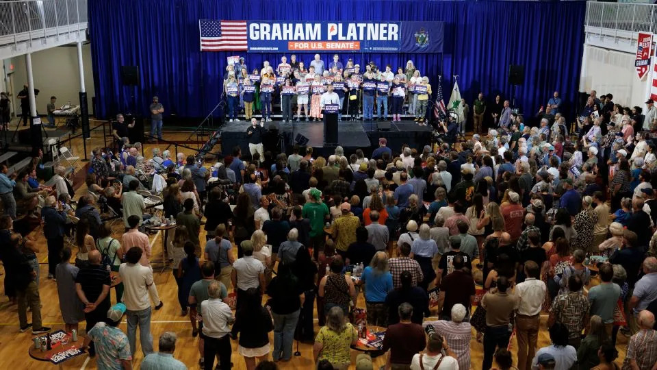 2026 Primaries Are Recasting the Democratic Party — Progressives Surge While Centrists Hold Key Battlegrounds