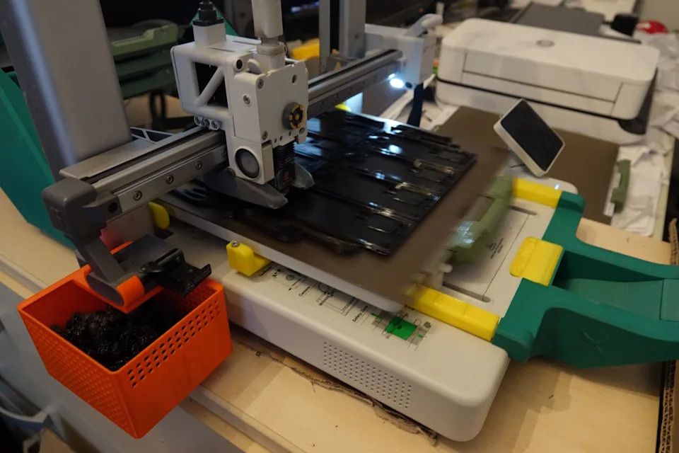 Volonteri Sa 3D Štampačima Iz Evrope: Kako Drukarmija Pomaže Ukrajini Na Prvom Liniji