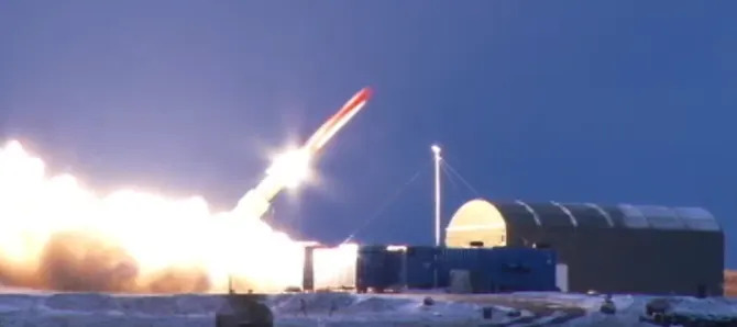 Ruska nuklearna raketa „Skyfall“ (Burevestnik): Gotovo neograničen domet, ali ogromni ekološki i bezbednosni rizici