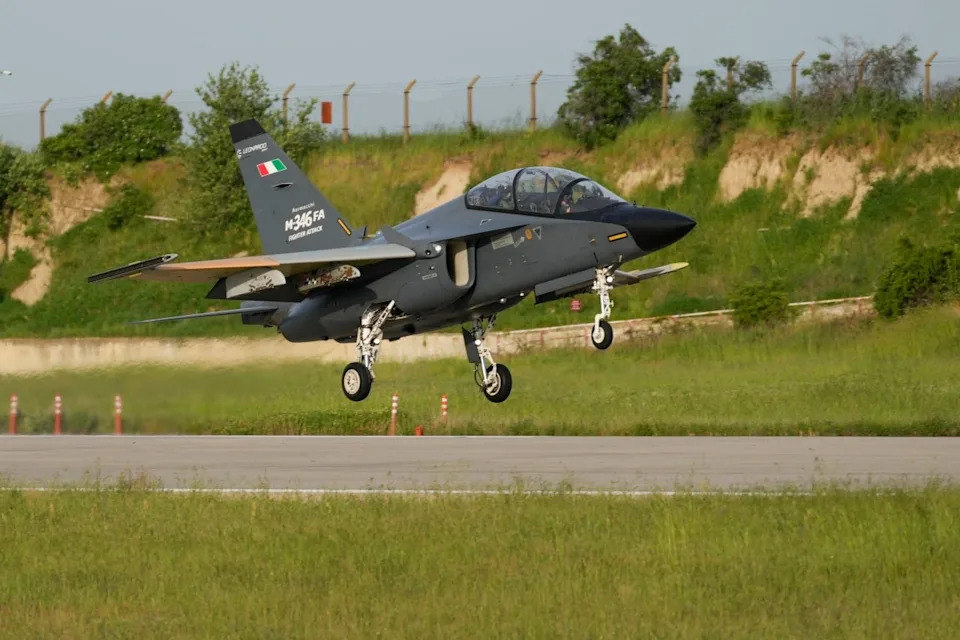 Kizilelma i M-346: Uspešne prve žive probe K‑SWARM tima za posadne i neposadne letelice