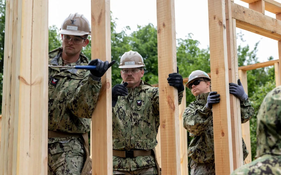 NATO Se Priprema Za „Bitku Za Baltik“: Seabees Grade Rampe, Marinci Vežbaju Demoliciju