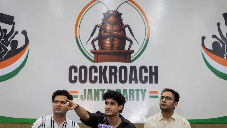 Mladima Dosta Nepravdi: Osnivač Cockroach Janta Party Stigao u Nju Delhi i Poziva Na Miran Protest