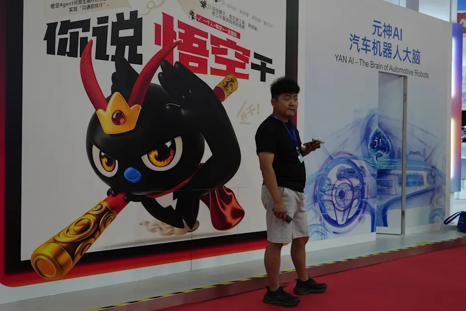Li Qiang: Kineski tehnološki napredak je 'China Opportunity 2.0' — prilika, a ne pretnja