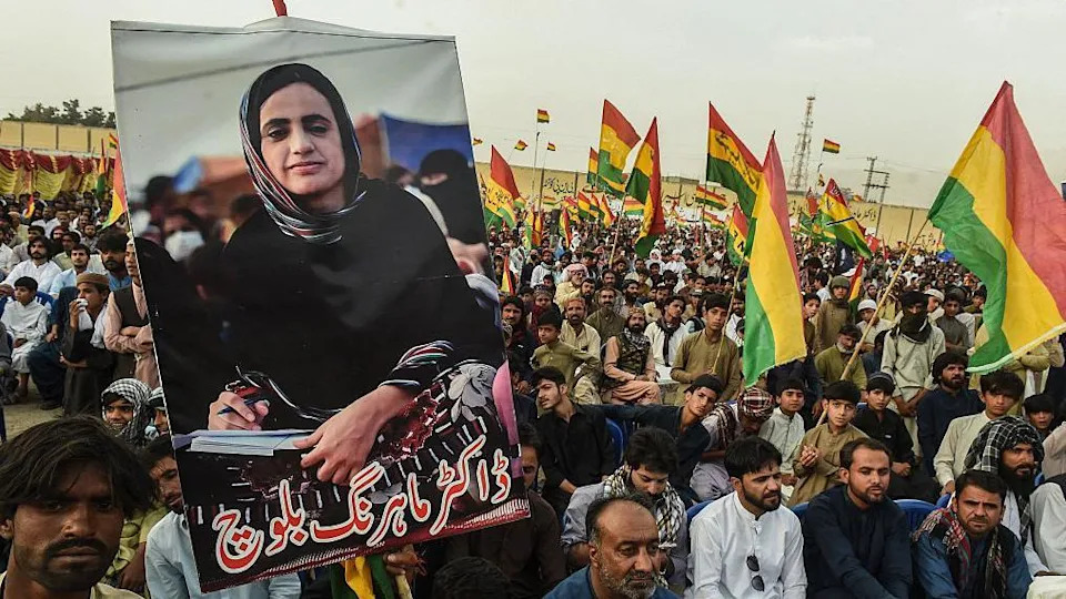Mahrang Baloch Dobila Doživotnu Kaznu — Doktorka Koja Je Tražila Nestalog Oca Postala Meta Progona