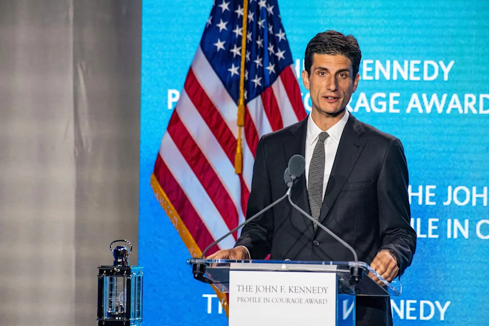 Schlossberg Defeated — Time To Retire The ‘Camelot’ Myth