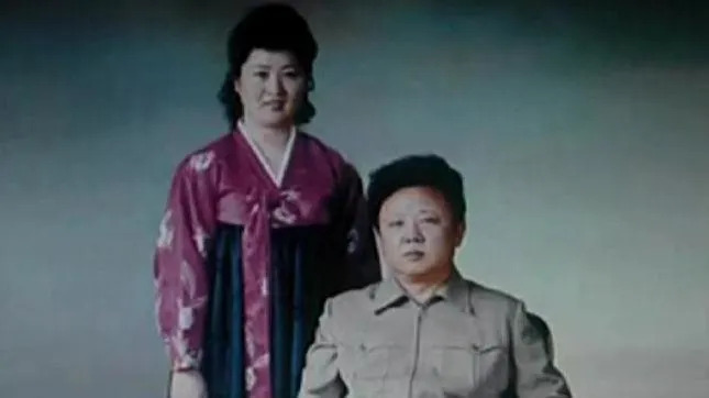 Zašto Kim Jong Un nikada ne pominje majku: kako poreklo Ko Yong Hui potresa mit o 'Lozi sa Paektua'