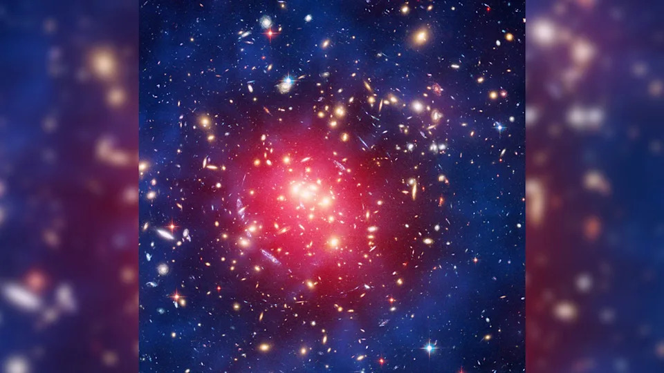 NASA-ine nove slike iz Chandre prikazuju svemir u crveno-belo-plavim tonovima za 250. godišnjicu SAD