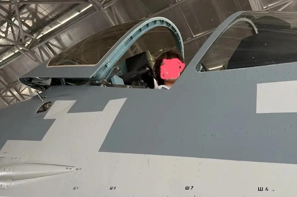 Su-57 Prilagođen Za Lov Na Dronove? Fotografije Pokazuju Neobičnu Spoljnu Montažu