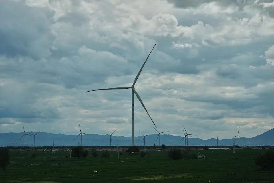 Sunce i Vetar Rastu, Ali Ugalj Ne Posustaje: Energetski Paradoks Unutrašnje Mongolije