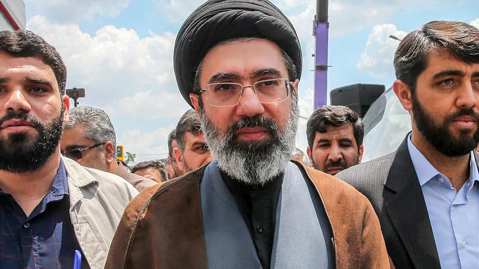 Khamenei U Hladnom Skladištu Dok Se Basij Mobilizuje Pred „Istorijsku“ Sahranu (9. jul)