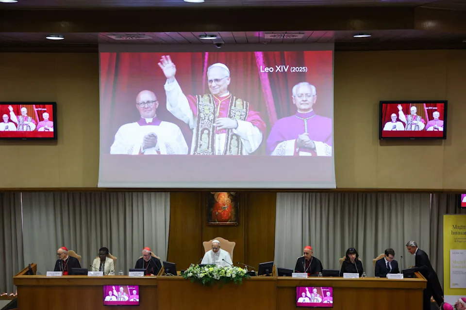 Da Li Bog Može ‘Govoriti’ Kroz AI? Istraživanje Otkriva Ignorisanje Religije i Verske Pristrasnosti
