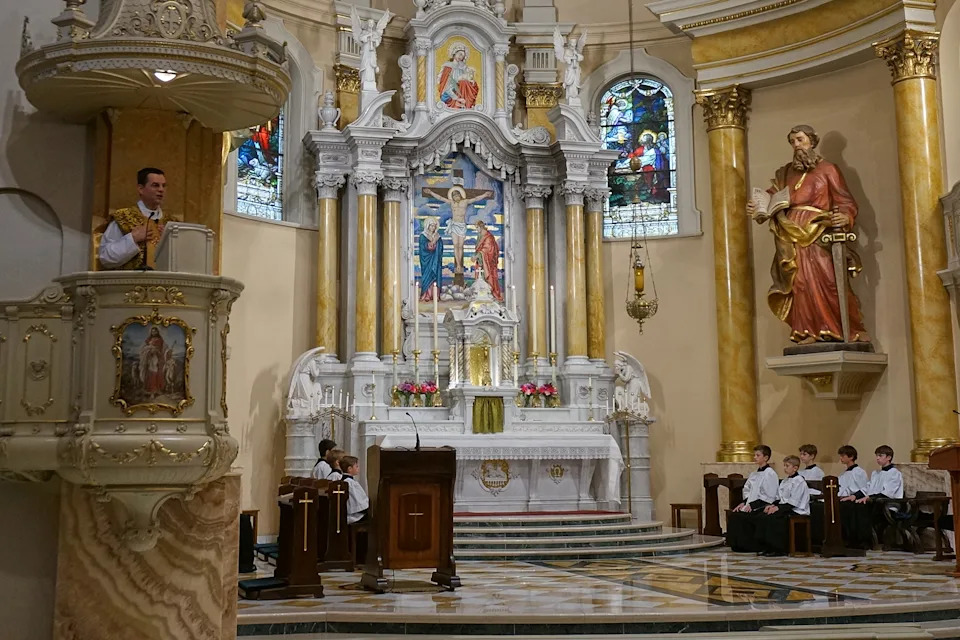 Latinska misa u St. Paulu: Kako jedna župa spaja tradiciju i vernost papi posle raskola SSPX