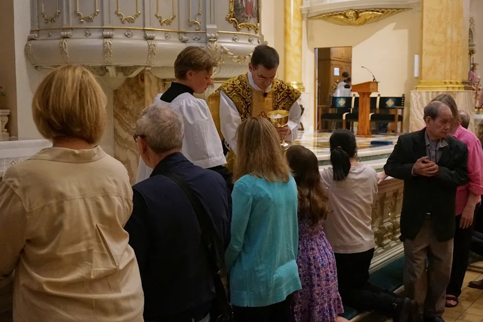 Latinska misa u St. Paulu: Kako jedna župa spaja tradiciju i vernost papi posle raskola SSPX
