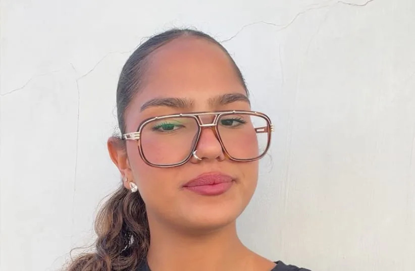 19-Year-Old Sari Shriki Wears IPS Uniform, Turning a Troubled Past Into National Service