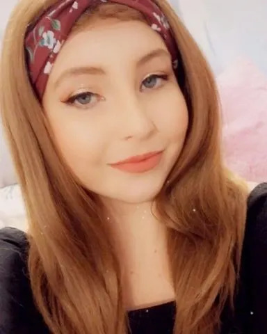 Devojka (17) Preminula Nakon Što Su Lekari Dugo Pripisivali Njenu Bol UTI-ju — Majka Apeluje: 