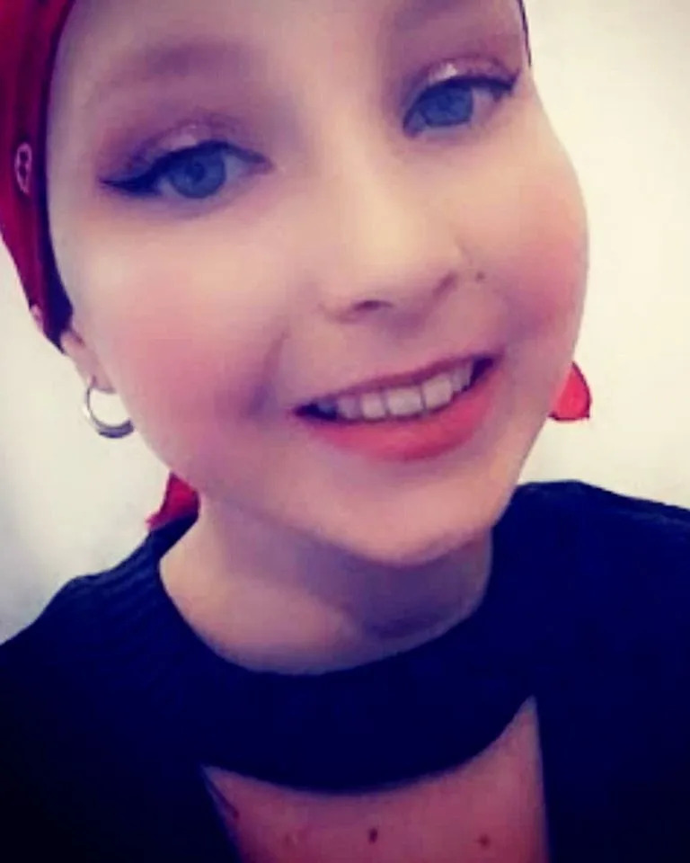 Devojka (17) Preminula Nakon Što Su Lekari Dugo Pripisivali Njenu Bol UTI-ju — Majka Apeluje: 