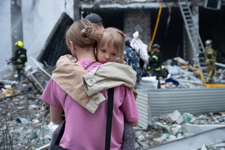 Masovni udar na Kijev i daleki udar na Omsk — Zelenski ponovo traži članstvo Ukrajine u NATO