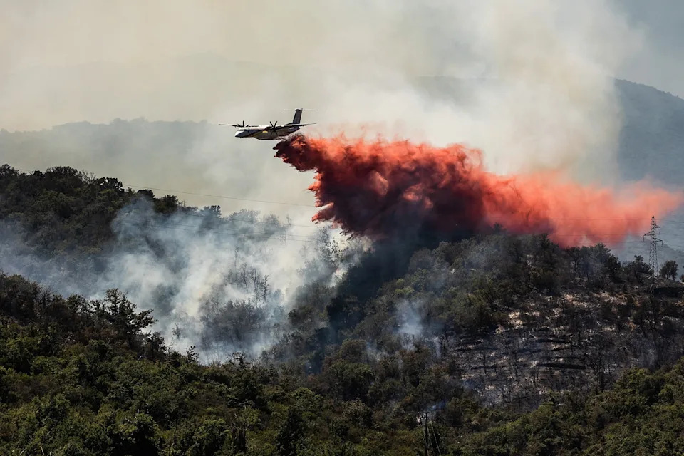 Razorni požari u Francuskoj: 12.000 evakuisanih, 4.500 ha u plamenu — Tour de France bez gledalaca na planinskim etapama