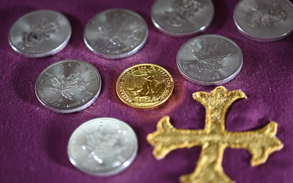 Misteriozni dar: zlatnici vredni preko £70.000 ostavljeni u seoskim crkvama