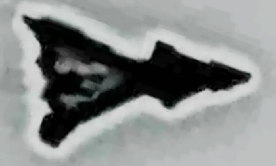Zašto F-47 Izgleda Neobično? Viralni Snimak Iz Area 51 Otkriva Kanarde i Neočekivanu Planformu