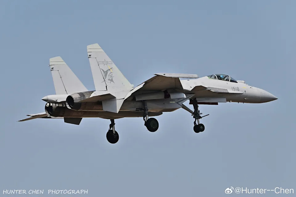 J-15T Poletio Sa Fujiana Sa Četiri Protivbrodske Raketе — Značajan Korak Za Kinesku Nosačku Avijaciju