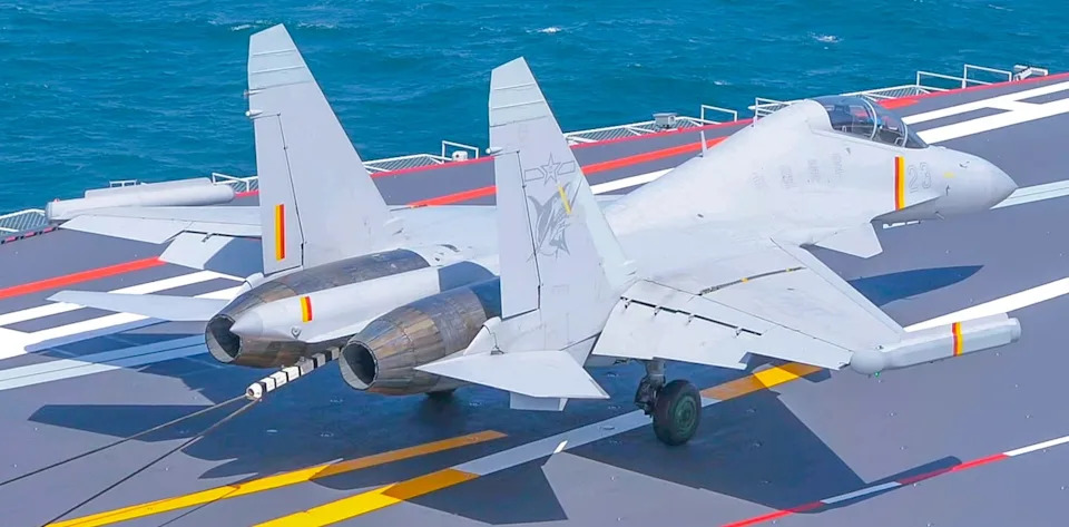J-15T Poletio Sa Fujiana Sa Četiri Protivbrodske Raketе — Značajan Korak Za Kinesku Nosačku Avijaciju