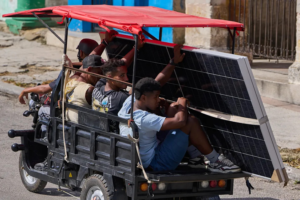 Električni Tricikli Na Solarni Pogon Preuzimaju Ulice Havane