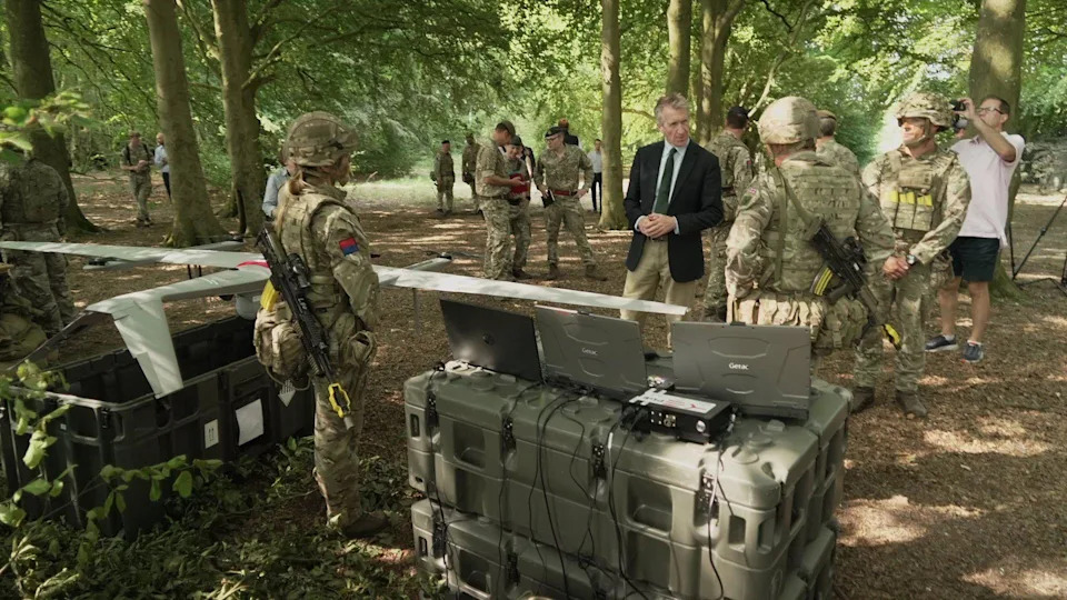 Britanska vojska uvodi AI obuku vrednu £2bn — 60.000 vojnika godišnje spremno za „moderni rat“