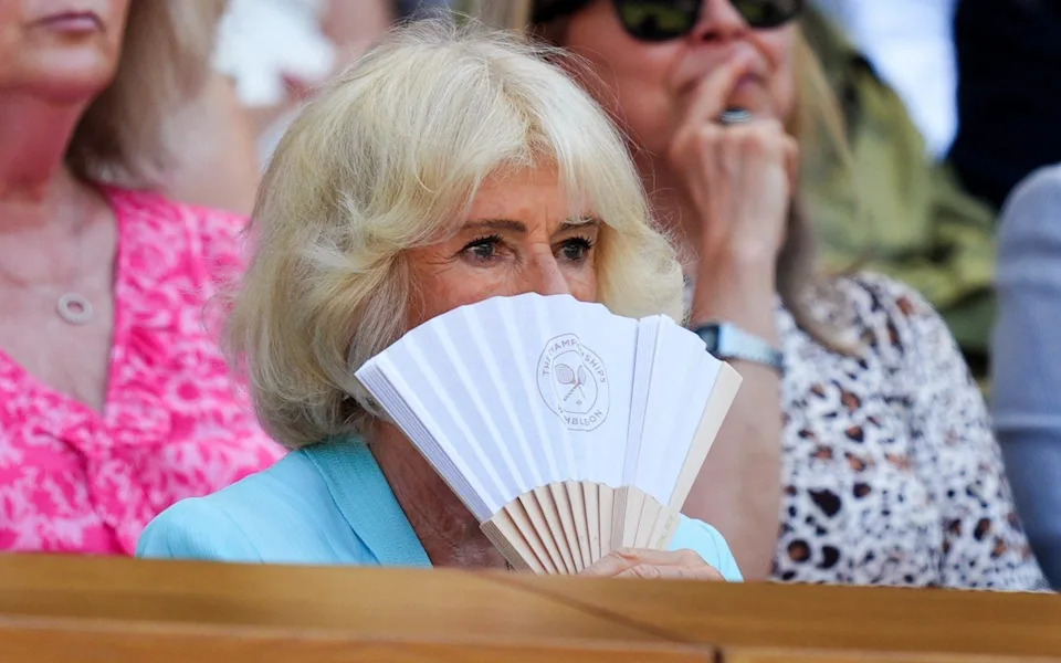Nedelja Kada Je Kraljevska Porodica Izbegla 'Sussex Cirkus' — Skoro 50 Angažmana I Privatni Susret U Highgroveu