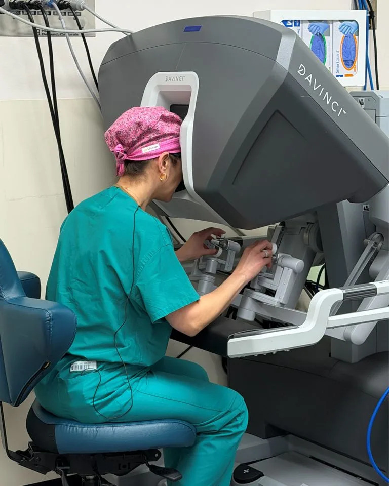 Medicinska istorija: Prva jednoprstavna robotizovana mastektomija sa očuvanjem bradavice u SAD‑u izvedena robotom „Carol”