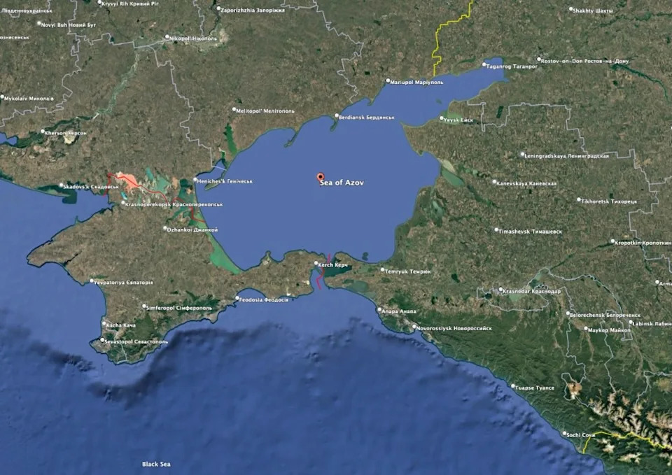 Ukrajina tvrdi: 28 ruskih brodova pogođeno dronovima u Moru Azov — Udari koji ugrožavaju izvoz žitarica i snabdevanje gorivom
