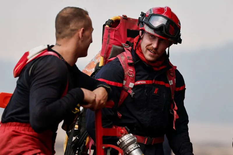 Plamen kod Pariza: Fontainebleau evakuisan, 13 mrtvih u Almeriji dok Evropa gori od talasa vrućine