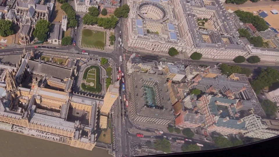 Goodyearov 'veliki plavi' dirigibl zavladao nebom Londona — šta otkriva praznina u pravilima?