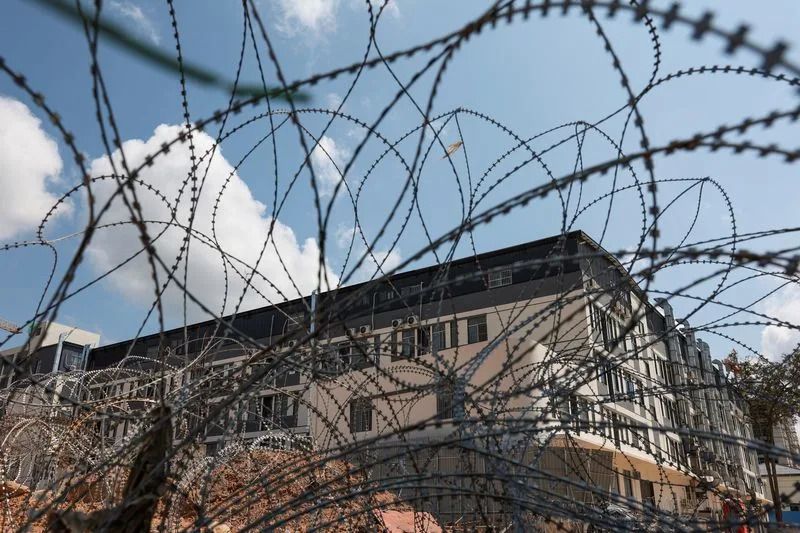 Reuters otkriva: Zgrade pored kazina kambodžanskog tajkuna korišćene za masovne sajberprevare i trgovinu ljudima