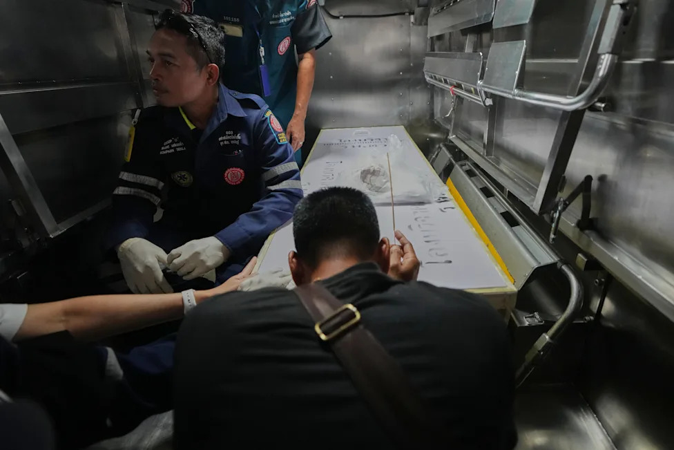 Broj žrtava požara u baru u Bangkoku porastao na 32 — porodice traže odštetu