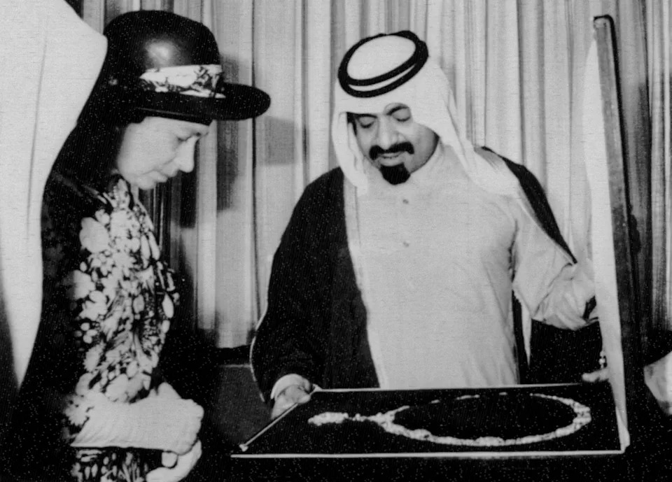 Preminuo Šeik Hamad bin Halifa Al Tani (1952–2026) — 'Otac Emir' Koji Je Pretvorio Katar U Globalnu Silu