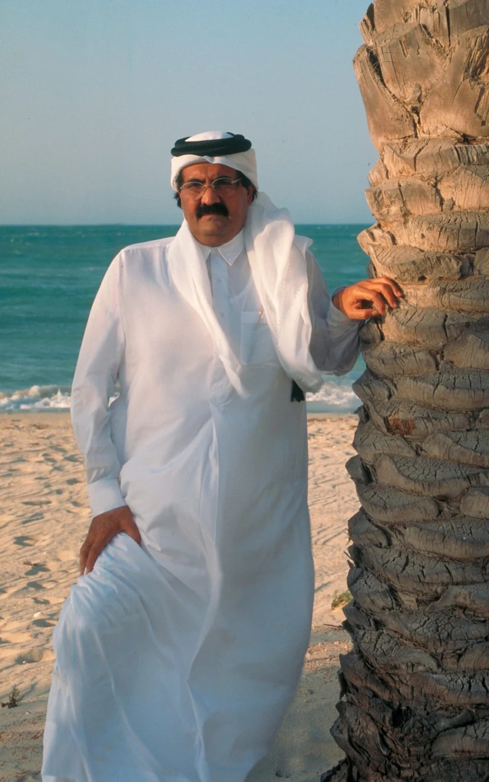Preminuo Šeik Hamad bin Halifa Al Tani (1952–2026) — 'Otac Emir' Koji Je Pretvorio Katar U Globalnu Silu