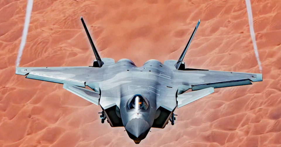 Koliko J-20 „Mighty Dragon“ lovaca Kina zaista ima — i zašto to znači promenu ravnoteže snaga