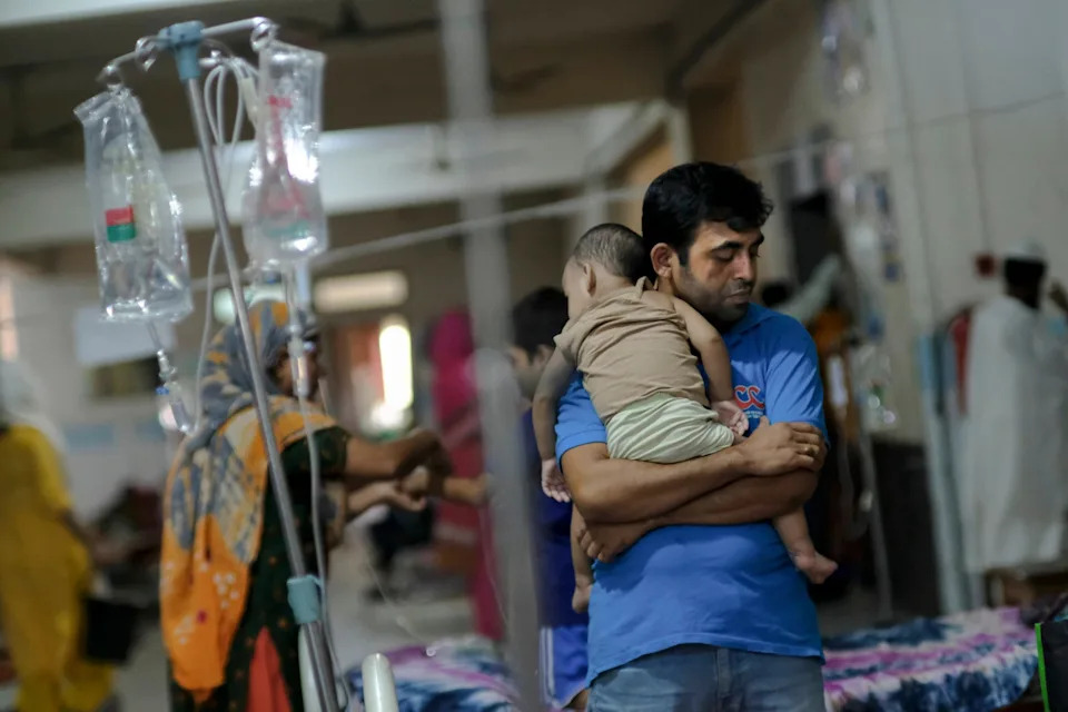 Dvostruka epidemija u Bangladešu: denga pojačava pritisak dok morbili haraju