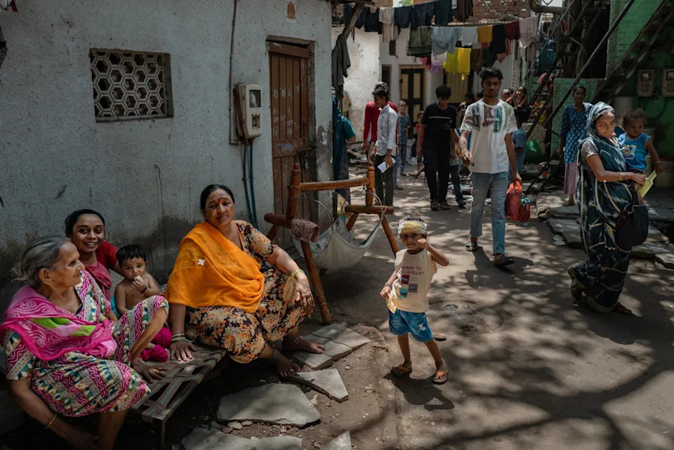 45°C Postaje Nova Normalnost u Indiji: Ahmedabad između Alarmnih Sirena i Borbe za Opstanak