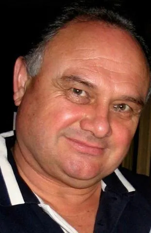 Devet Godina Zatvora Za Muškarca Koji Je Skrivao Mumificirano Telo Očuha Dok Je Majka Spavala Pored Njega