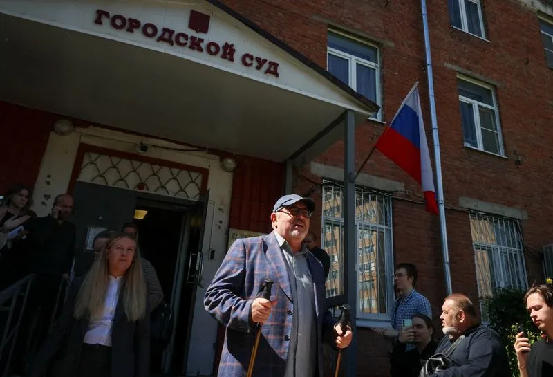 Rusija Pojačava Pritisak Na Kritičare Pred Izbore: Bloger Ilya Remeslo Pritvoren, Političar Nadeždin Kažnjen