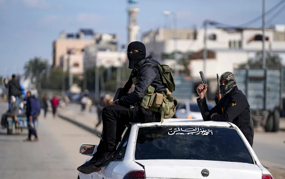 Hamas Krijumčari Kroz Konvoje Pomoći i Zastrašuje Civile u Kampu Jabalia