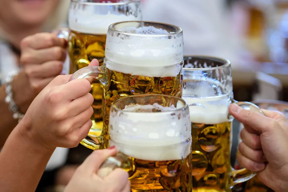 Munich Tightens Oktoberfest Rules: Champagne Showers Banned, Sparklers Restricted, New Crowd Controls