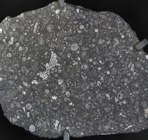 Retki Meteoritet Koji Je Ugasio Dinosauruse — Nova Studija Otkriva Neočekivano Poreklo