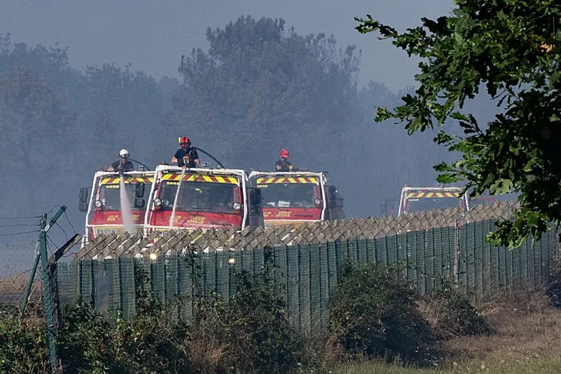 Tragedija kod aerodroma Bordeaux — dva vatrogasca poginula, požari u Francuskoj zadržani u perimetru