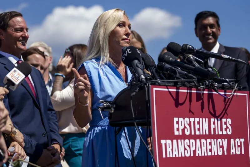 Deaths and Resignations Put Narrow Congressional Majorities at Risk